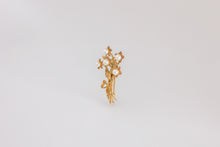 Load image into Gallery viewer, Bouquet Brooch