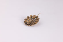 Load image into Gallery viewer, Flower Brooch
