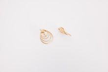Load image into Gallery viewer, Twisty Hoop Earrings