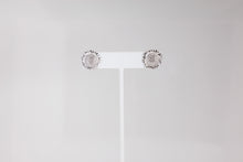 Load image into Gallery viewer, Sunflower Earrings