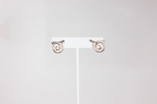 Load image into Gallery viewer, Swirl Earrings