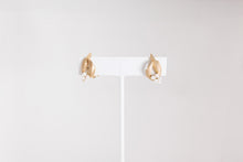 Load image into Gallery viewer, MCM Pearl Earrings