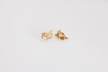 Load image into Gallery viewer, MCM Pearl Earrings