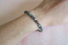 Load image into Gallery viewer, Knotted Labradorite Bracelet
