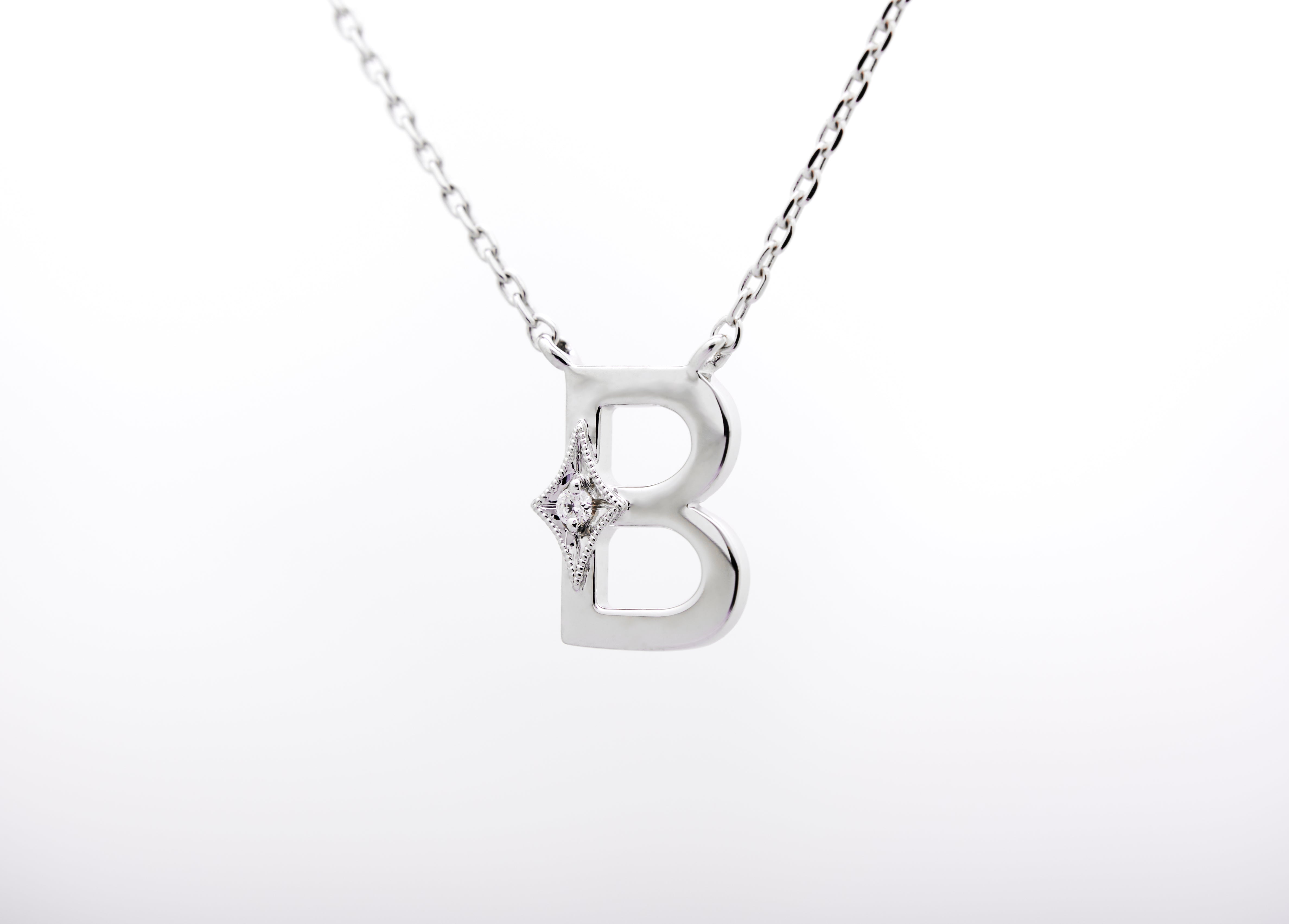 B.zero1 Necklace Yellow gold with Small Round Pendant | Bulgari Official  Store